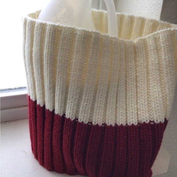 NWT Red White Cowl/Neck Warmer - Picture 4 of 6